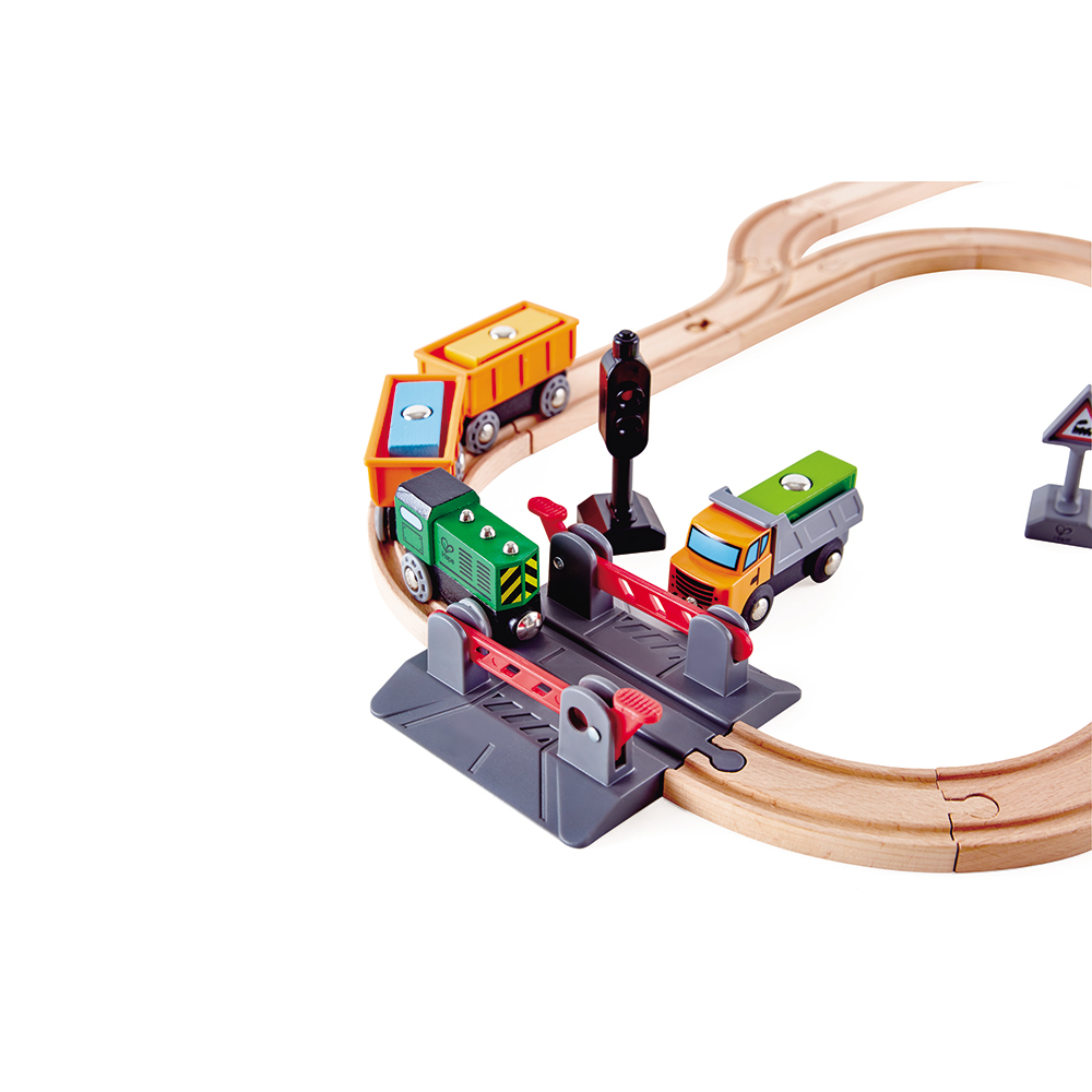 Hape Train Set - Crossing & Crane Set main image 1