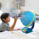 squared_1000x1000_EI8888_geosafari-jr-talking-globe_high_res_1